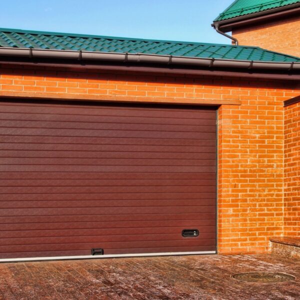 Experienced garage door technicians in Lincoln, CA providing professional service.